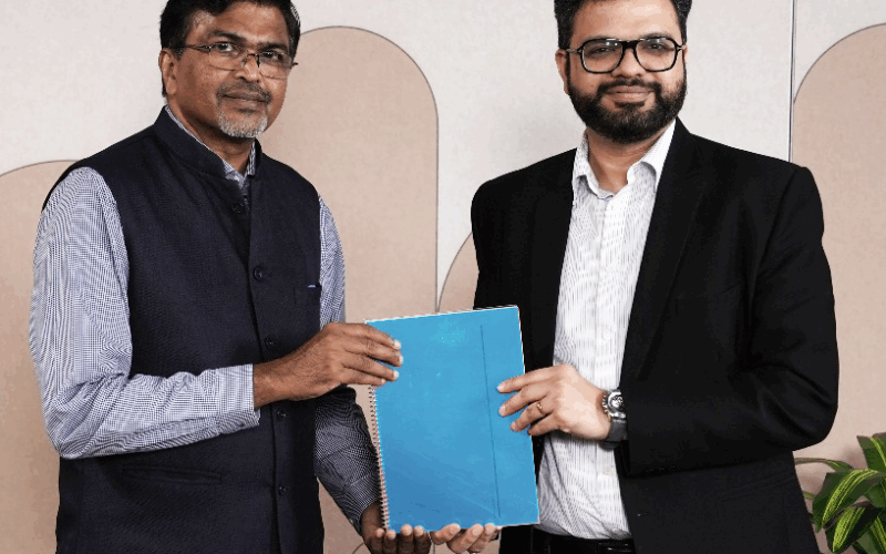 L to R - Mr. Jiji Mammen, Executive Director and CEO, Sa-Dhan and Mr. Bhavesh Jain, Managing Director and CEO, TransUnion CIBIL.png