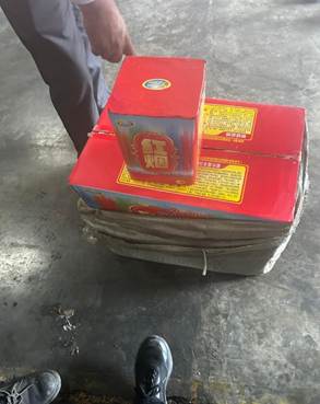 #DRI #OperationFireTrail #Smuggling #Firecrackers #ChineseFireworks #NhavaSheva #MundraPort #KandlaSEZ #PublicSafety #EXIMTrade #NewsUpdate #IndiaTradeSecurity