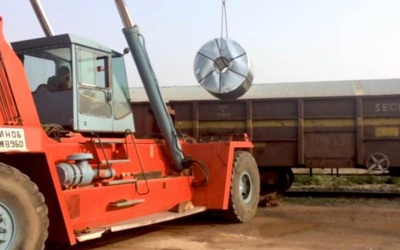 Indian Railways Crosses 1 Billion Tonne Freight Mark in FY 25-26!