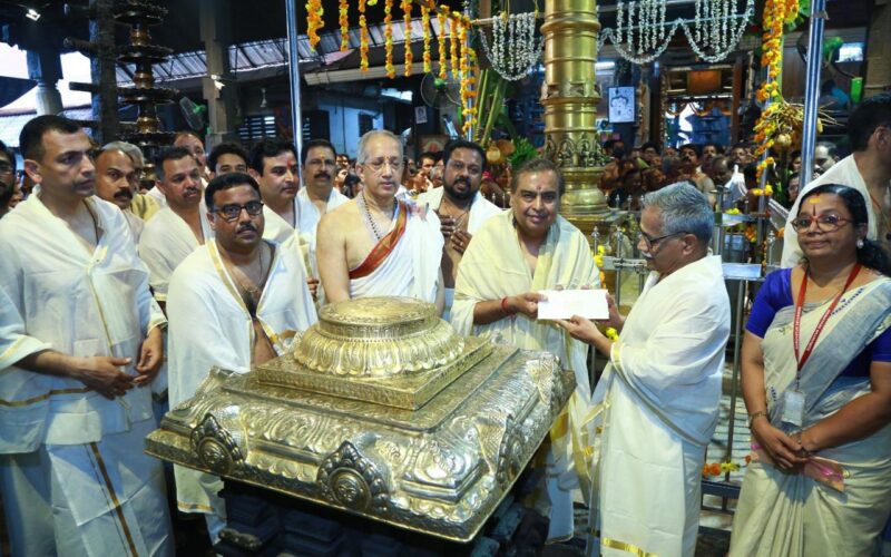 मुकेश अंबानी ने नाथद्वारा में ‘यात्री एवं वरिष्ठ सेवा सदन’ प्रोजेक्ट की घोषणा की, ₹15 करोड़ का दान भी दिया